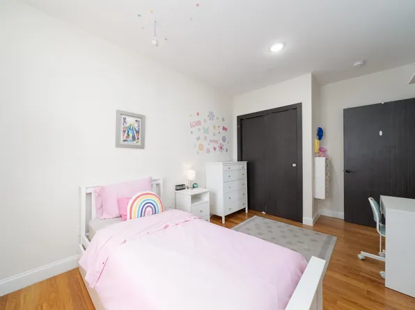 65 Storms Avenue image 17 of 29