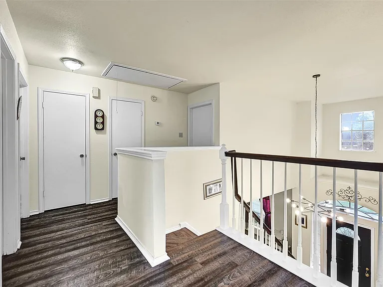 5910 Rolff Ln — Photo 11