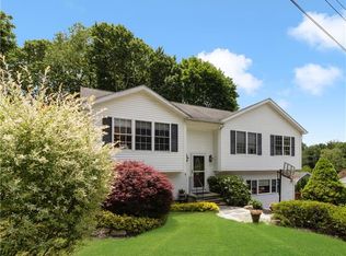 5 Vale St, Cumberland, RI 02864