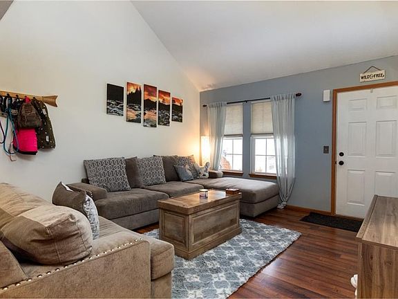 3rd image of 730 N Creek Dr #730