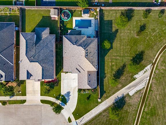 5th image of 1247 Lynn Dr