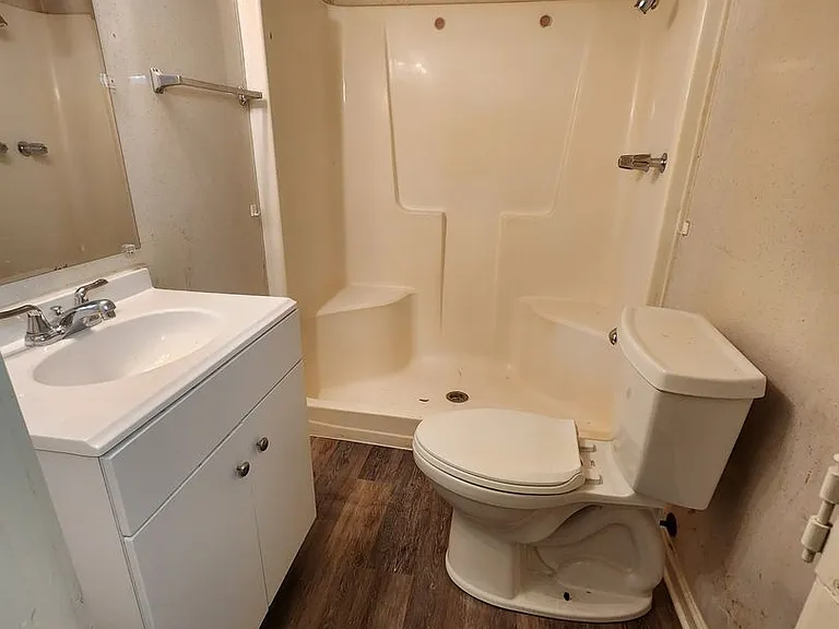 1516 Lindsey St — Photo 14