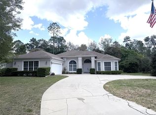 13 Oak Village Blvd S, Homosassa, FL 34446