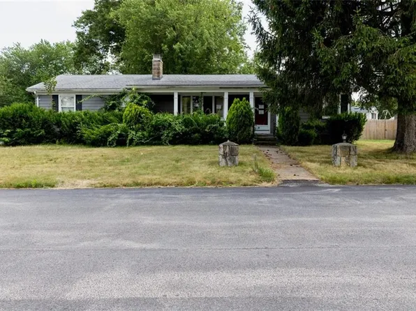 12 Cypress Dr, Smithfield, RI 02828