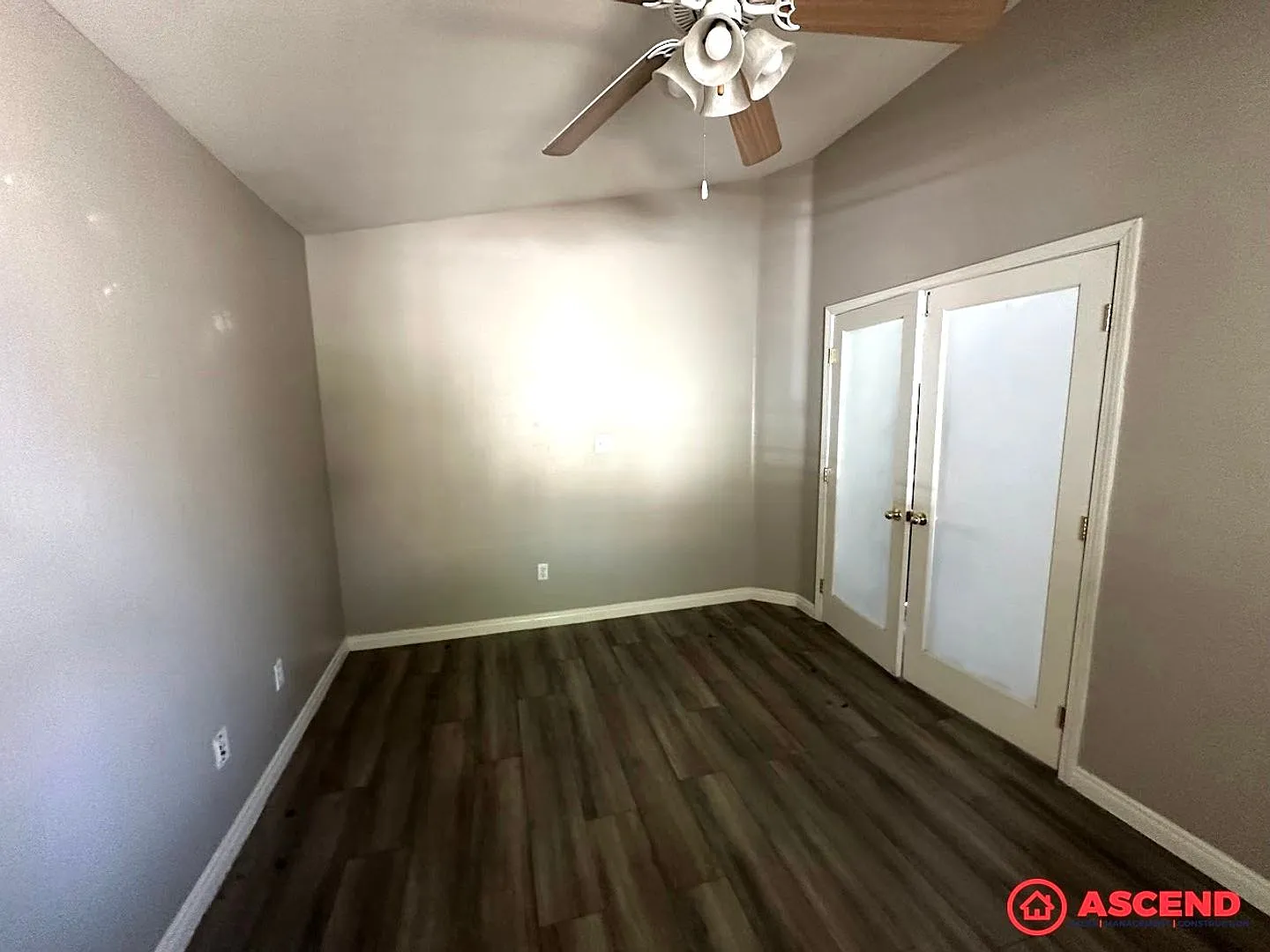 Spacious 3BR/2BA Home 1,839 Sq Ft with Garage & Gardener Included! — Photo 3