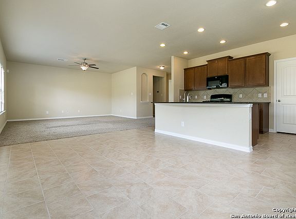 5th image of S Ellison Dr