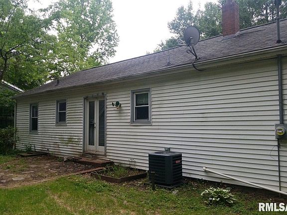 3rd image of 903 S Johnson Ave