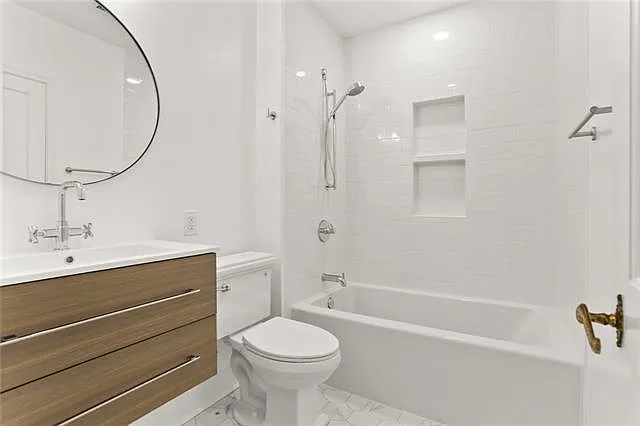 918 Foucher St #2 — Photo 21
