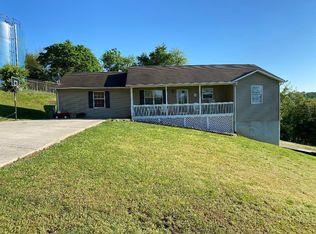 885 N Ridgecrest Rd, Luttrell, TN 37779