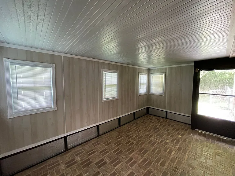118 Hollingsworth Dr — Photo 18