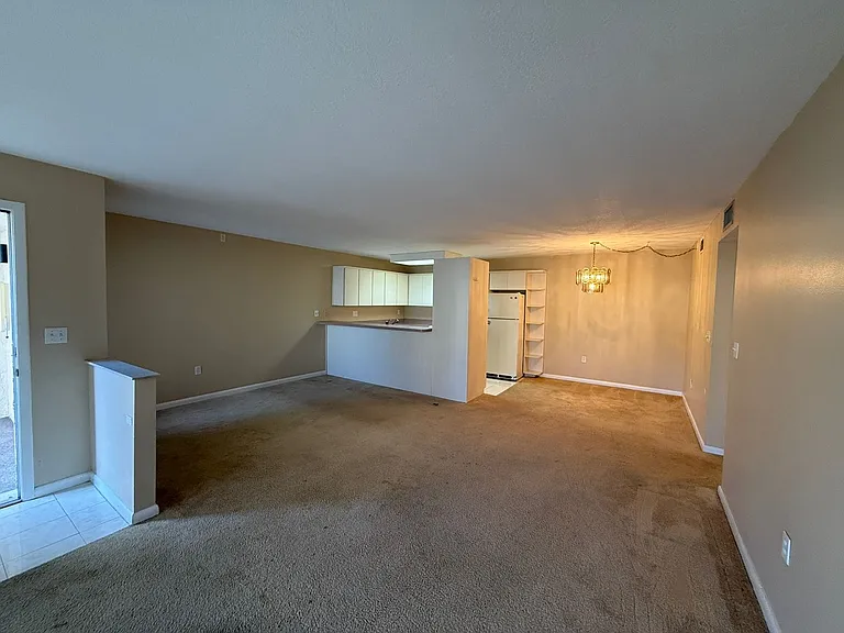 3380 Crystal Ct E #B — Photo 4