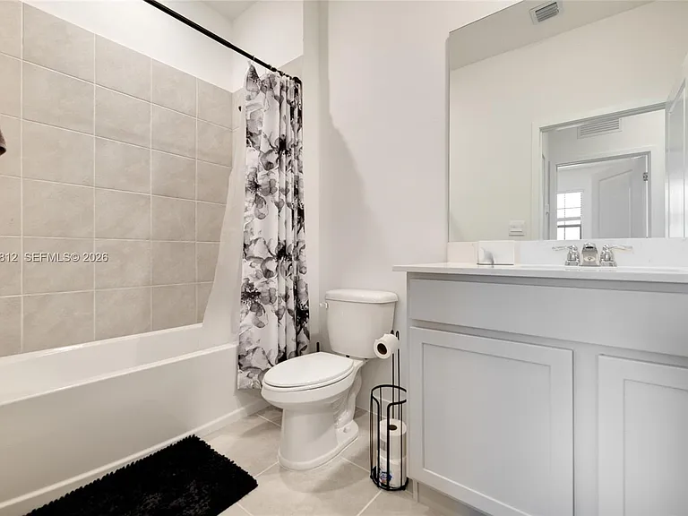 834 SW 11th Ter #834 — Photo 16