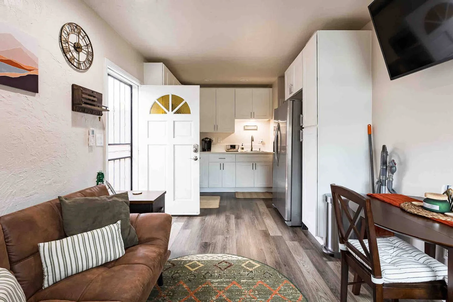 1 bed, 1.0 bath, 365 sqft, $4,964 — Photo 3