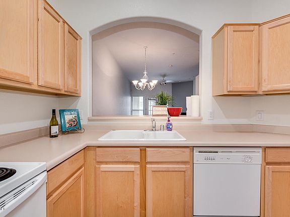 4th image of 4533 N 22nd St Unit 117