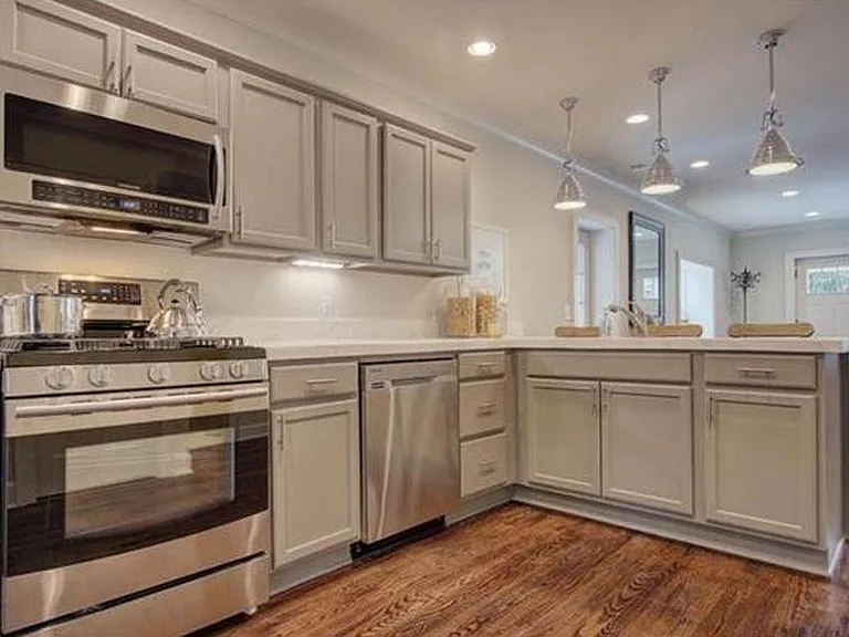 4617 Bell St — Photo 10
