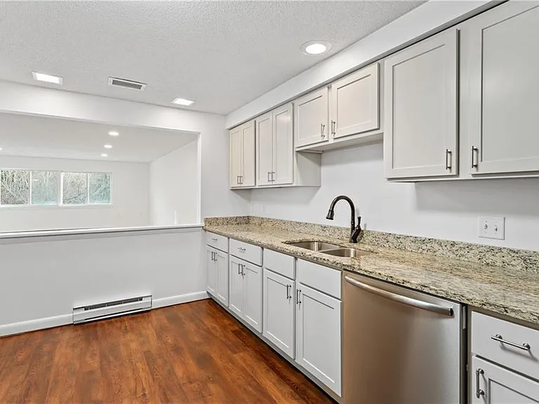 30 Argyle Ave #206 — Photo 14