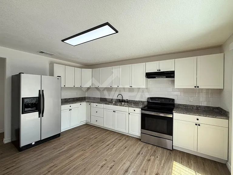 817 Meadow Br — Photo 5