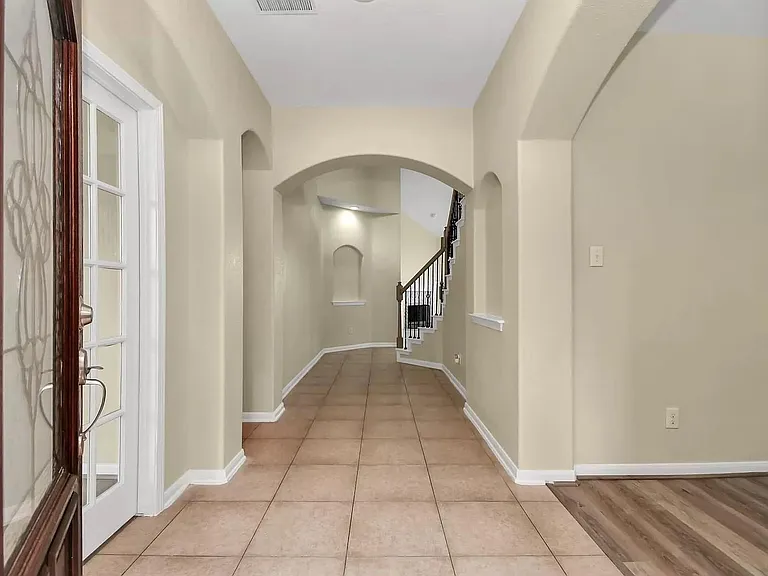 6315 Bain Dr — Photo 4