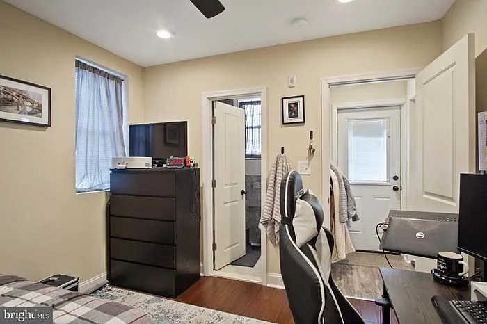 316 Salaignac St #1 — Photo 6