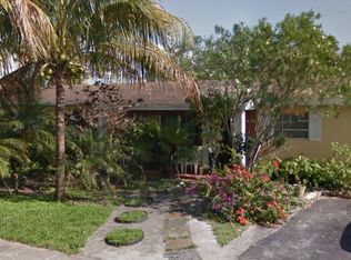 810 NE 182nd St, North Miami Beach, FL 33162