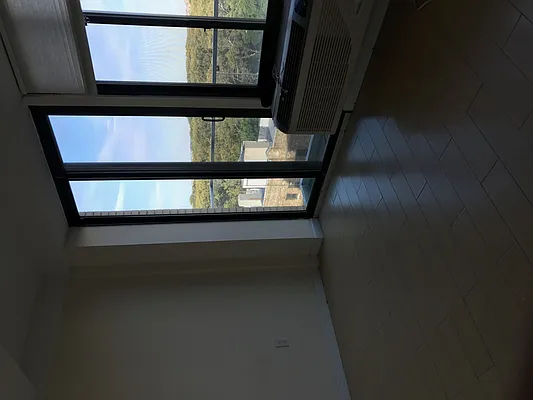 Rented by 18 REALTY | media 31