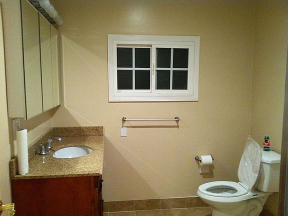 5th image of 307 N Sierra Bonita Ave