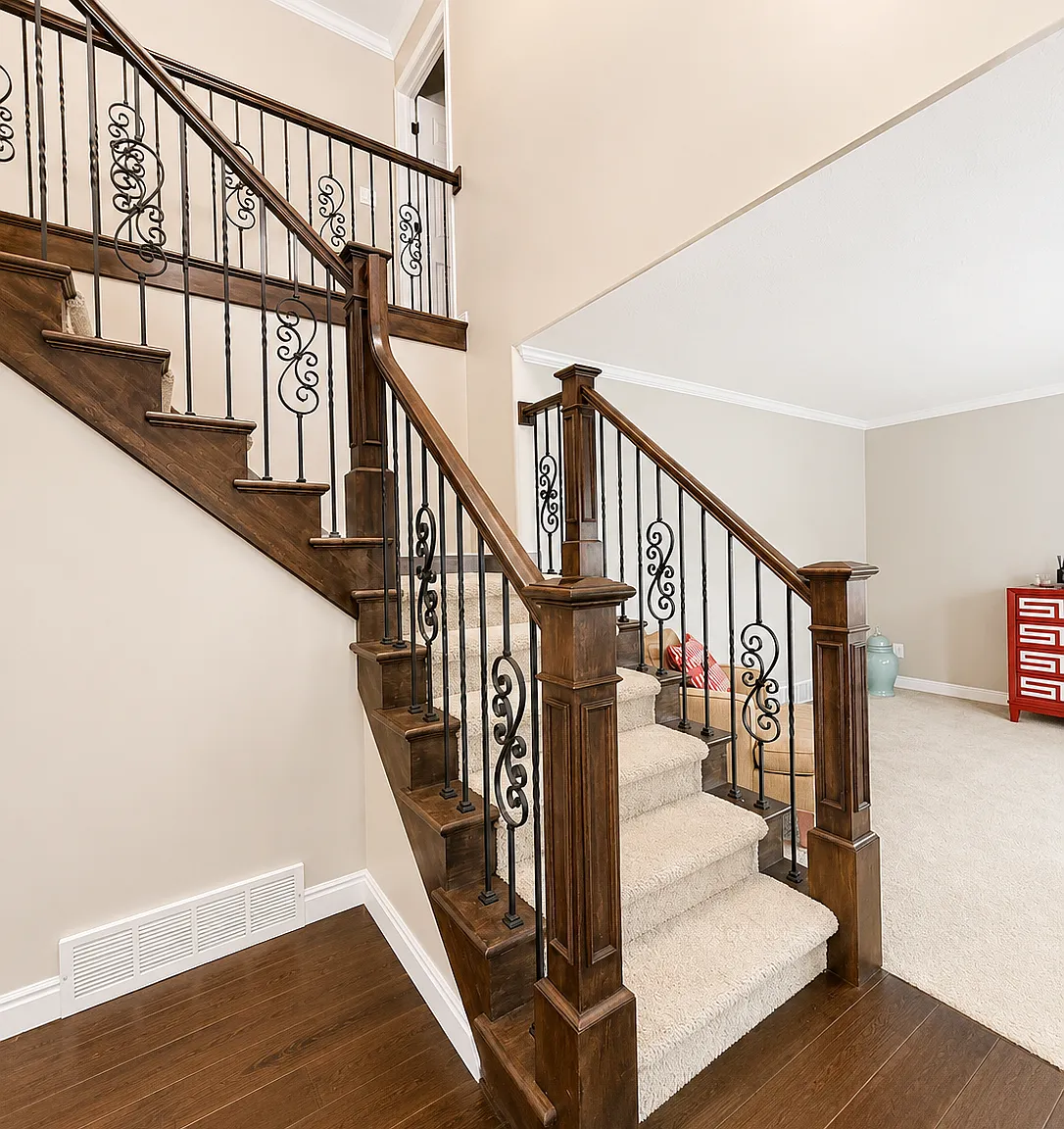 5 bed, 3200 sqft, $4,800 — Photo 4