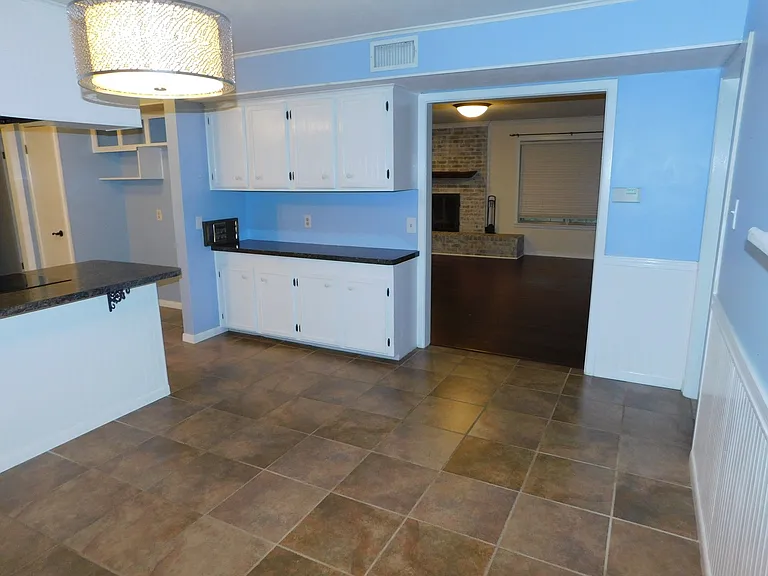 4220 Birdwell Dr — Photo 7