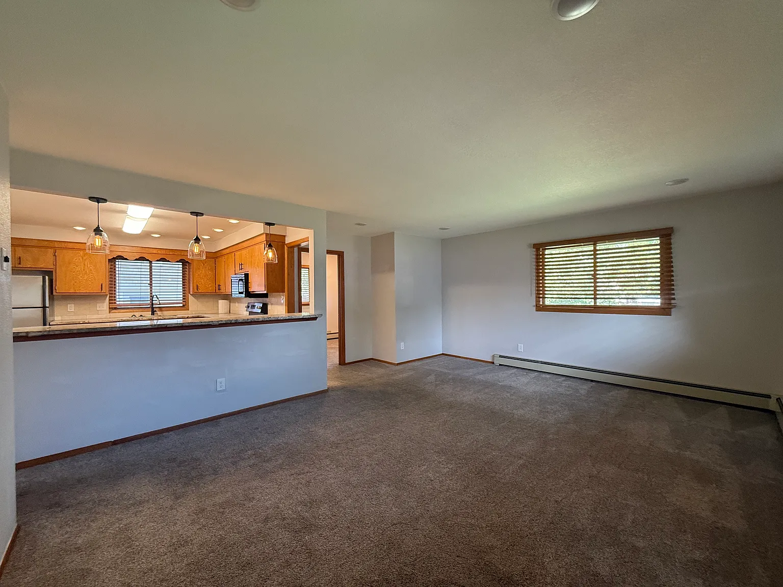 2 bed, 1.0 bath, 1000 sqft, $1,895 — Photo 3