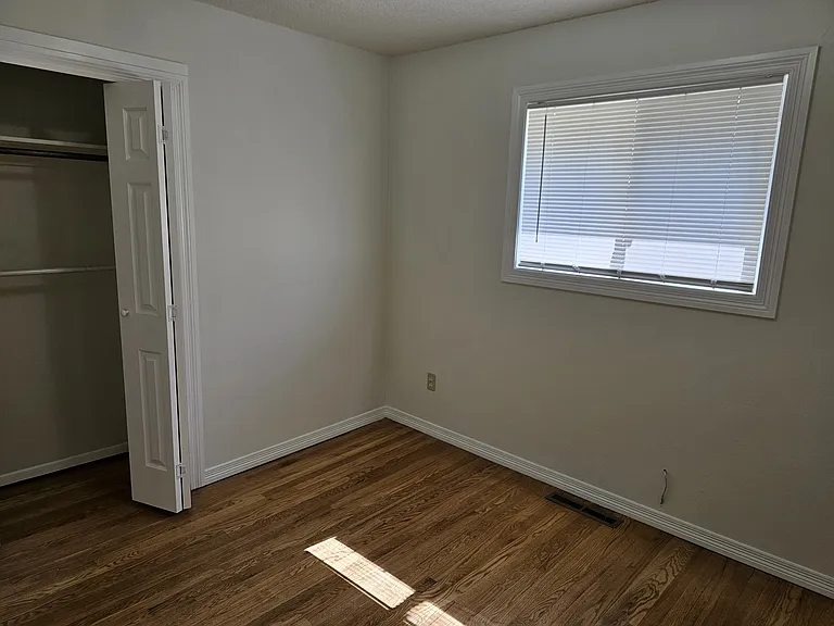 2825 Beacon St — Photo 7