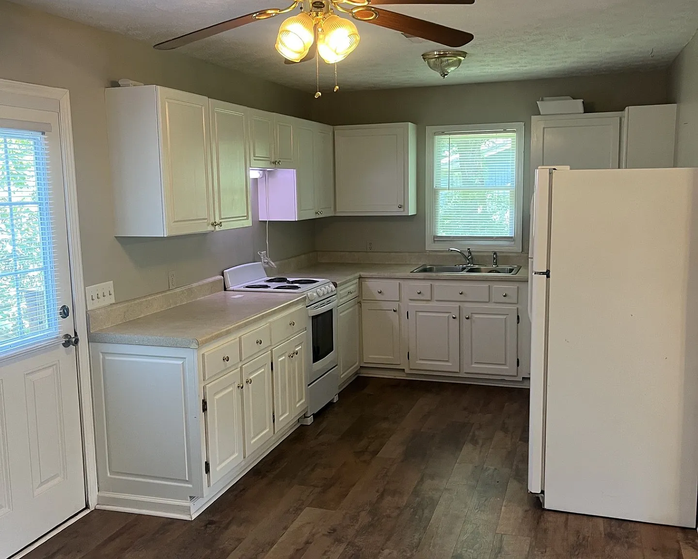 1503 Brownwood Rd — Photo 4