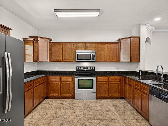3rd image of 303 Coral Gables St