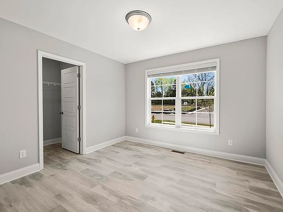 5th image of 1203 Melody Ave