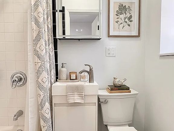 4th image of 189 W 10th St APT 1A