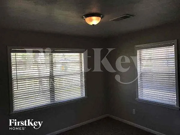 3105 McKinney Dr — Photo 8