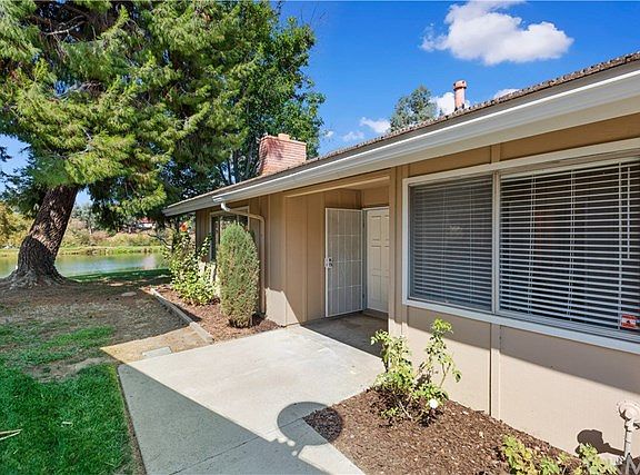 2nd image of 28530 Via Las Flores