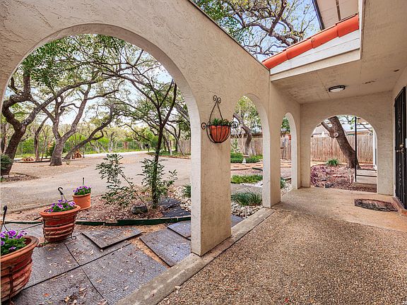 5th image of 4210 Bluemel