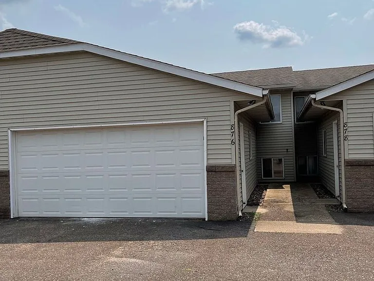 874 Kari Dr — Photo 2