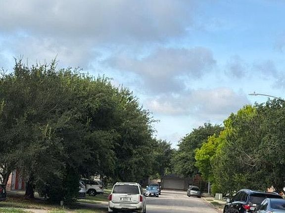 4th image of 4007 Reeders Dr