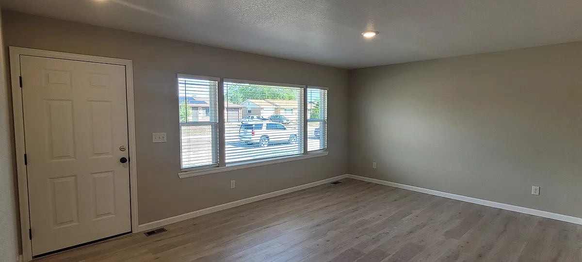 Building Photo - 403 28th Avenue Ct