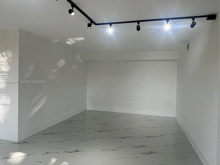 20610 NE 7th Ct — Photo 27
