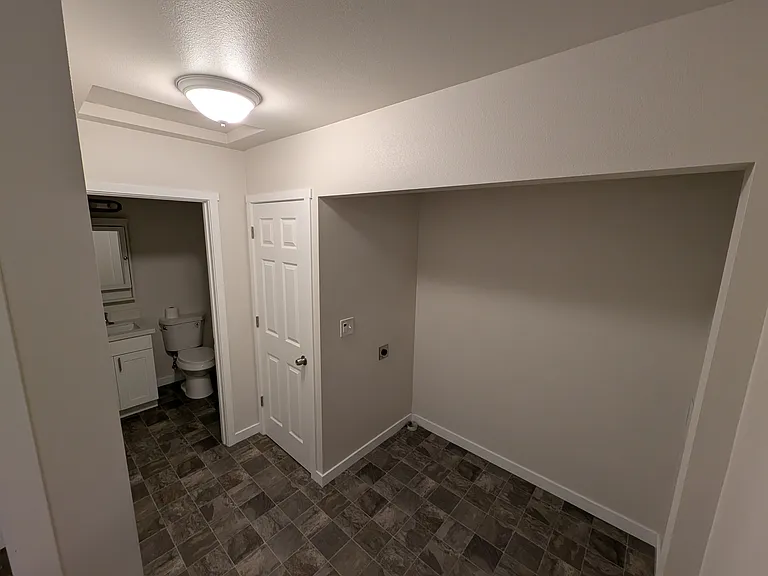 520 W Cushing St #1 — Photo 7
