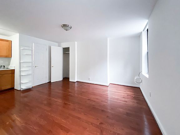 3rd image of 325 1st Ave APT 3R