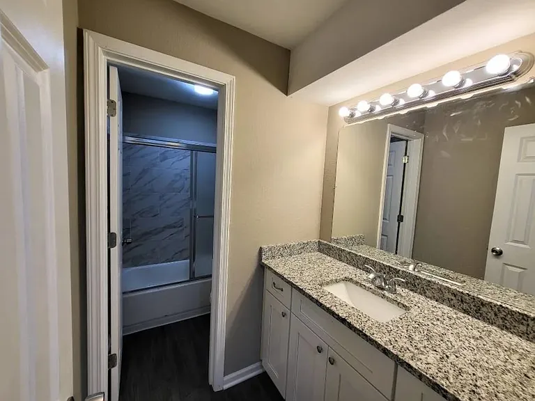 Harrison Point Apartments — Photo 8
