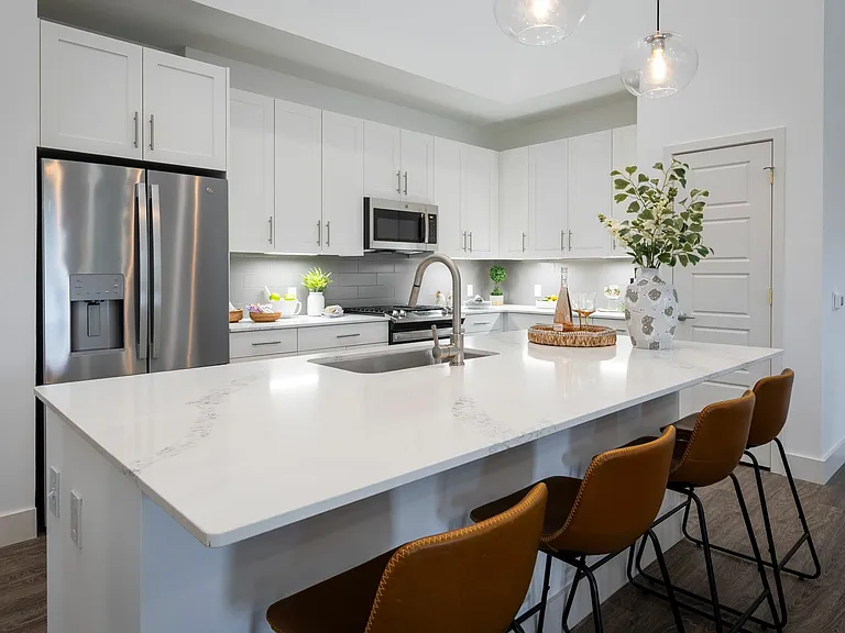 Everleigh Vernon Hills 55+ Active Adult Apartments — Photo 12