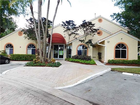 3rd image of 1067 Coral Club Dr #1067