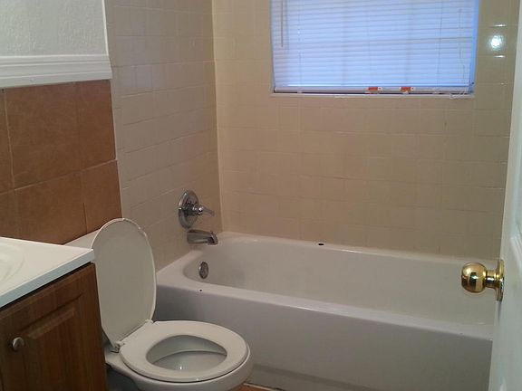 4th image of 469 Summer St