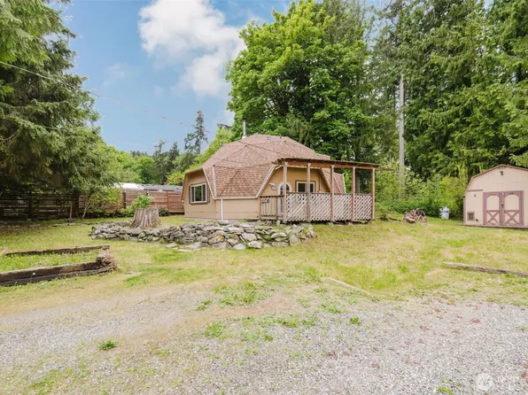 27299 Baywood Drive NE, Kingston, WA 98346