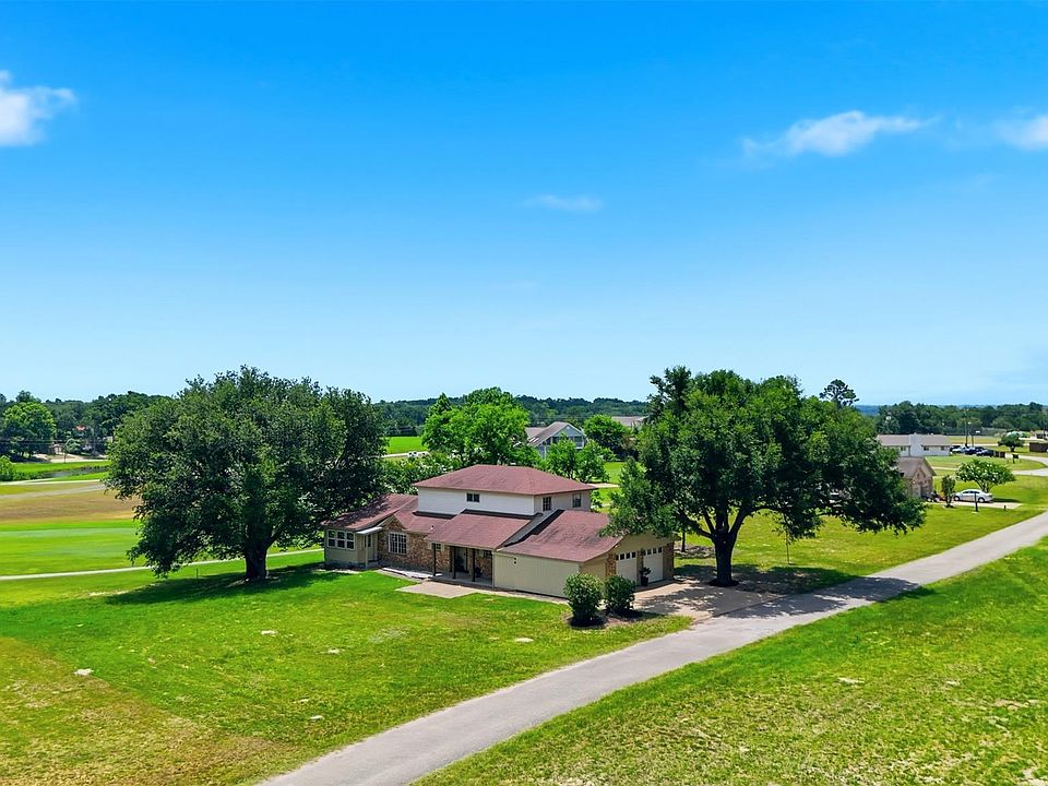 1st image of 22 Patio Dr