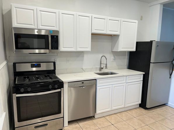 229 Desmond St APT 2